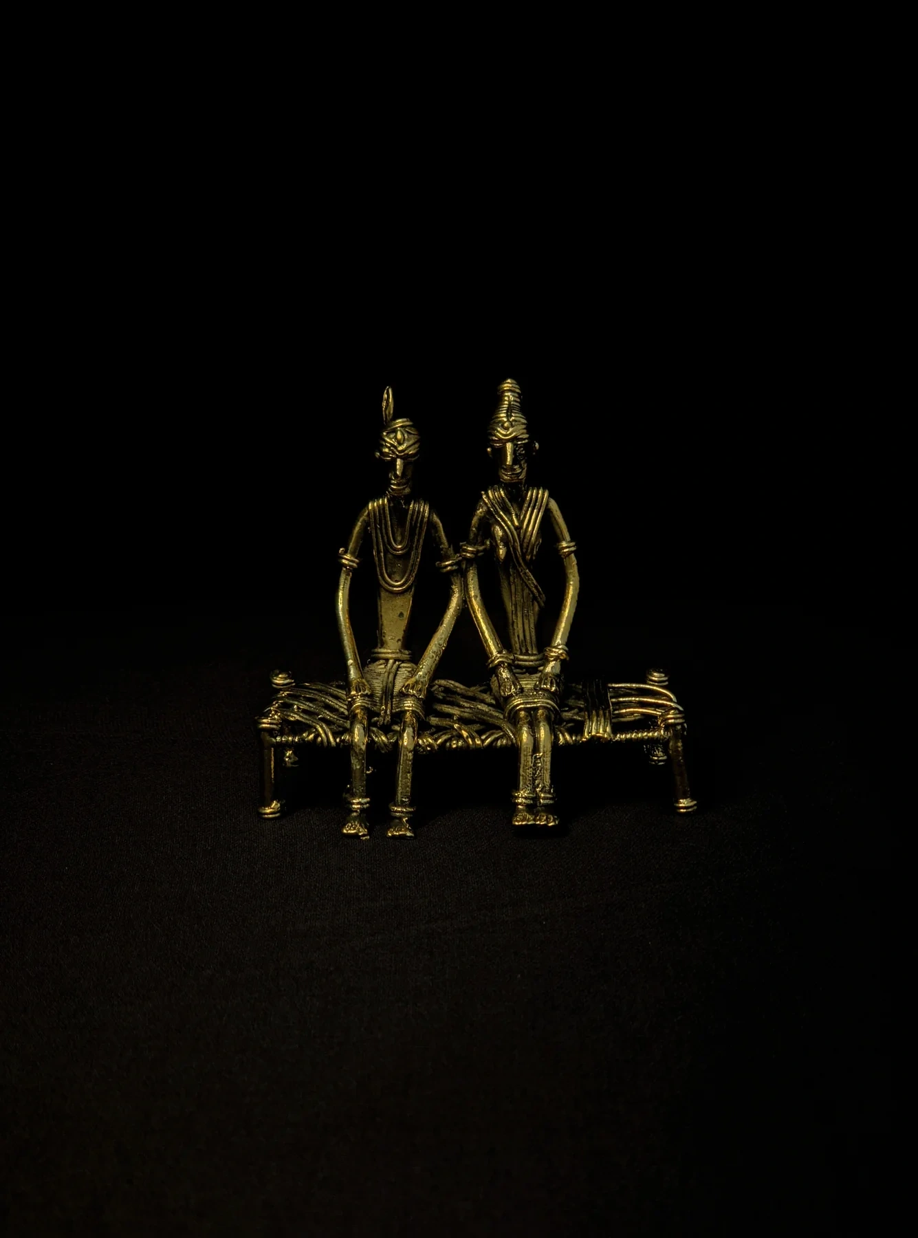 Handmade Dhokra Tribal Couple Sitting on Bed-Dhokra_40