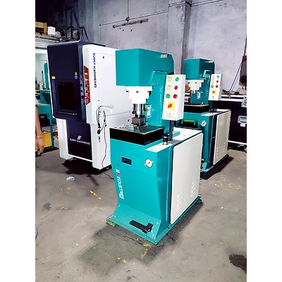 Hydraulic Blanking Cutting Machine-3