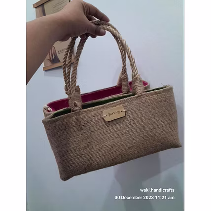 Abaca handbag with lining-1