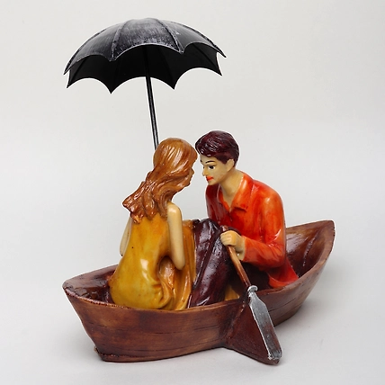 VIVARS HOME Resin Romantic Boat Couple Showpiece for Valentine-3