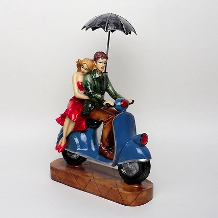 VIVARS  HOME Resin Scooter Romantic Love Couple Statue-2