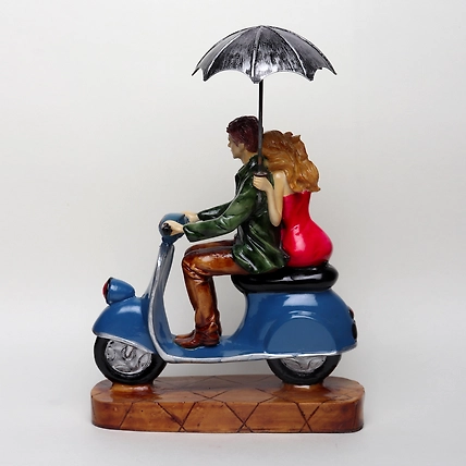 VIVARS  HOME Resin Scooter Romantic Love Couple Statue-4