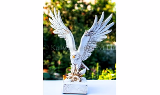 Handmade Collectible Resin White Freedom Figurine Eagle for Home Décor