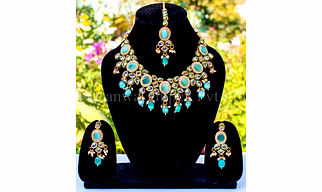 Designer Monalisa Necklace Set with Mang Tikka and Earings