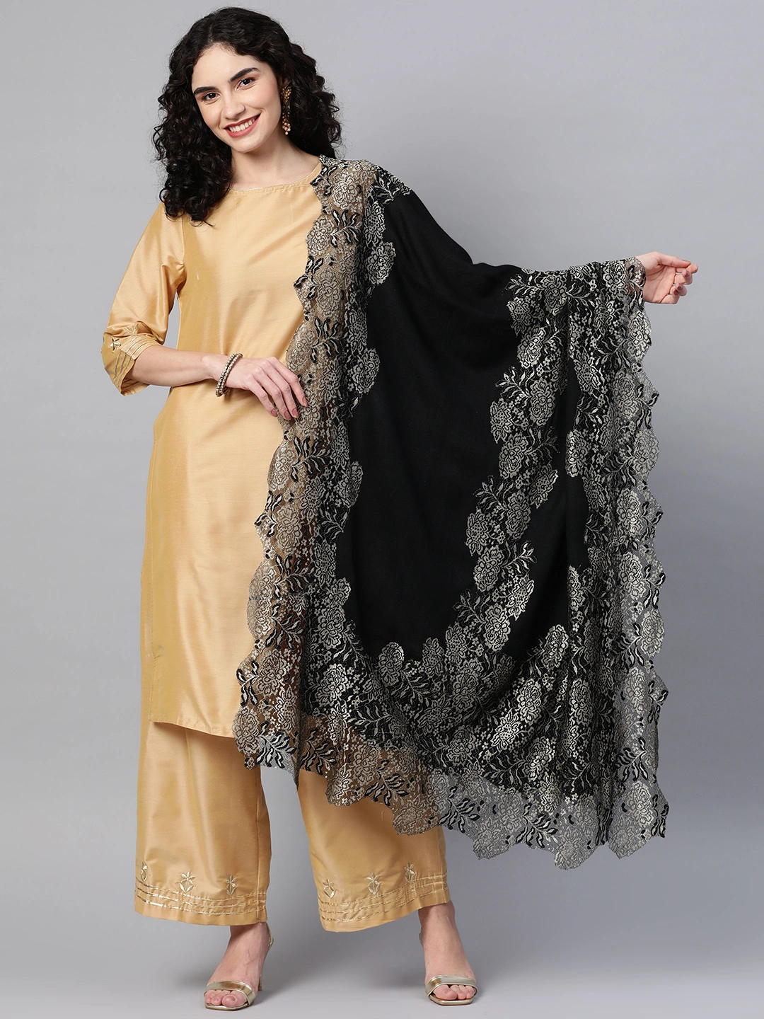 Black Shawl with lace, winter shawls for women-MODSVLACEBLMLFW22