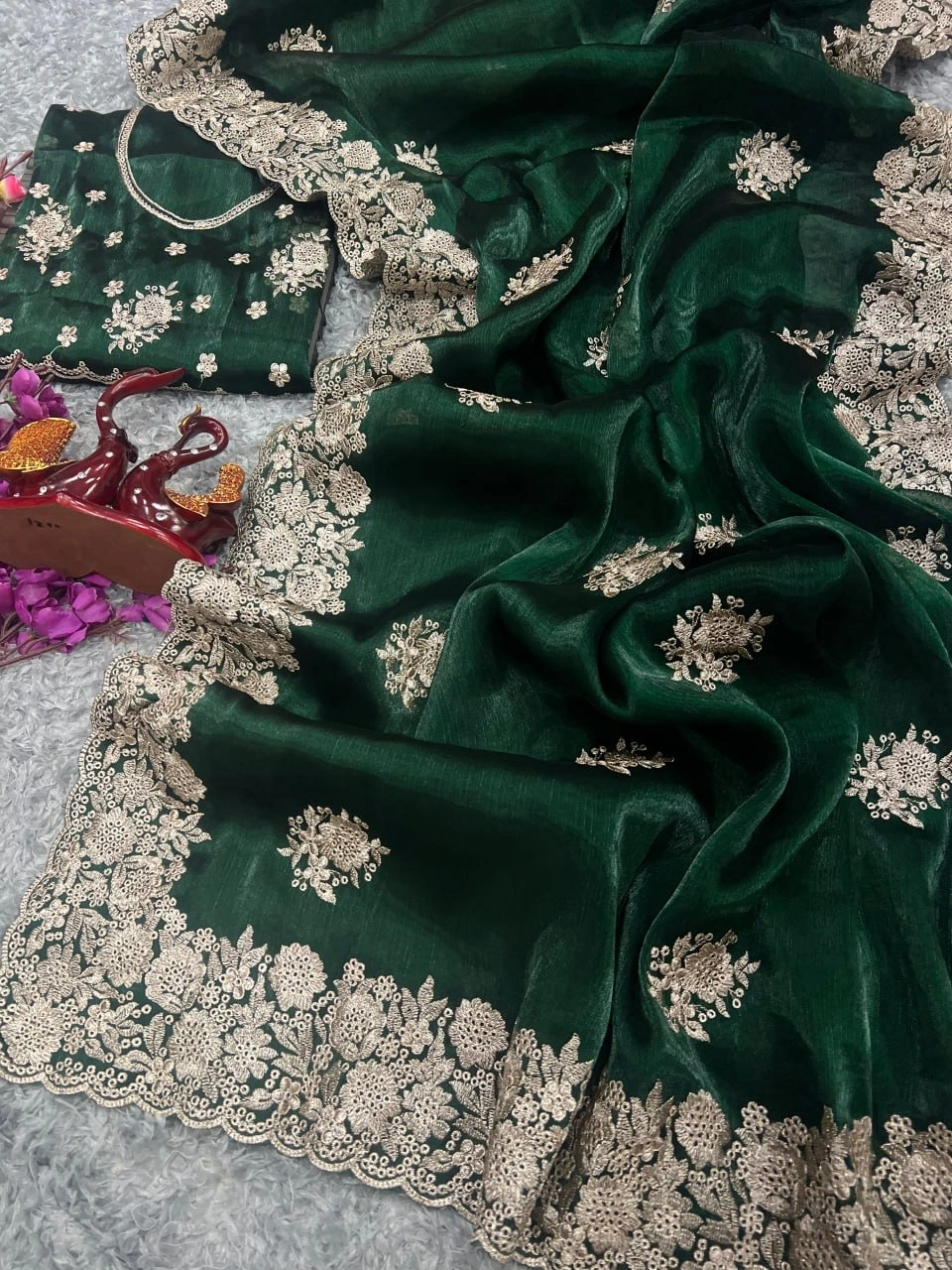 Berberry Silk Saree with Stunning Gold Zari Embroidery &amp; Unstitched Blouse-Green-1