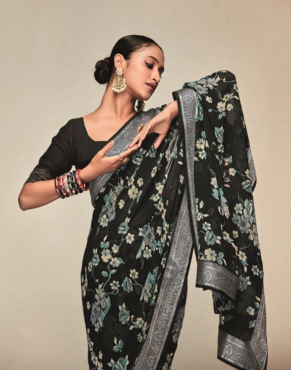 Georgette Saree With Jaquard Lace With Blouse Piecs-Black-1