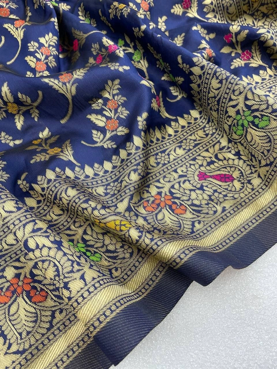 Soft Silk Saree with Golden Jari Work, Jaquard Border &amp; Trendy Pallu-Blue-4