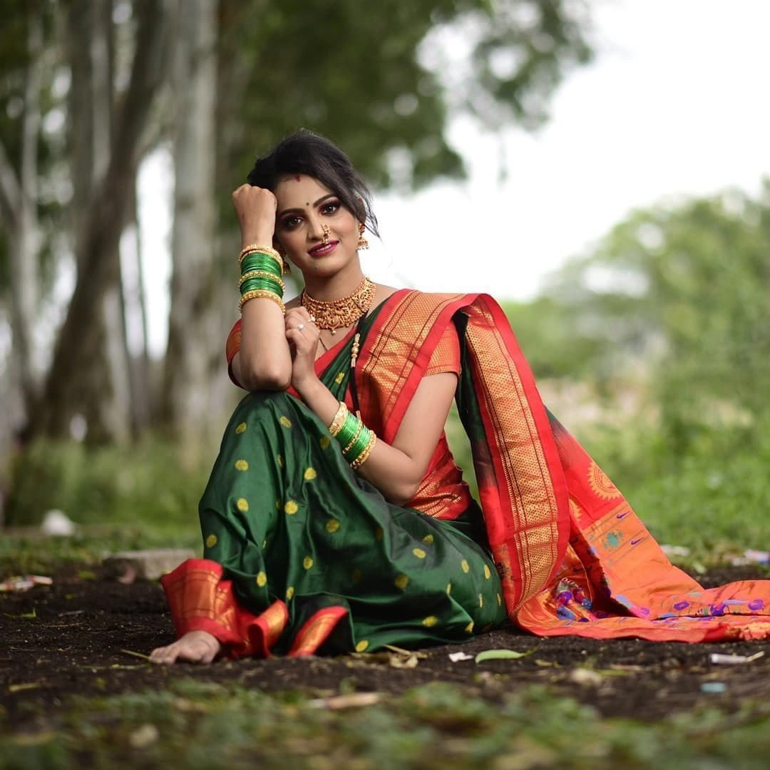 Soft Silk Golden Jari Paithani Saree with Peacock Pallu &amp; Jaquard Border Blouse Piece-Green-3