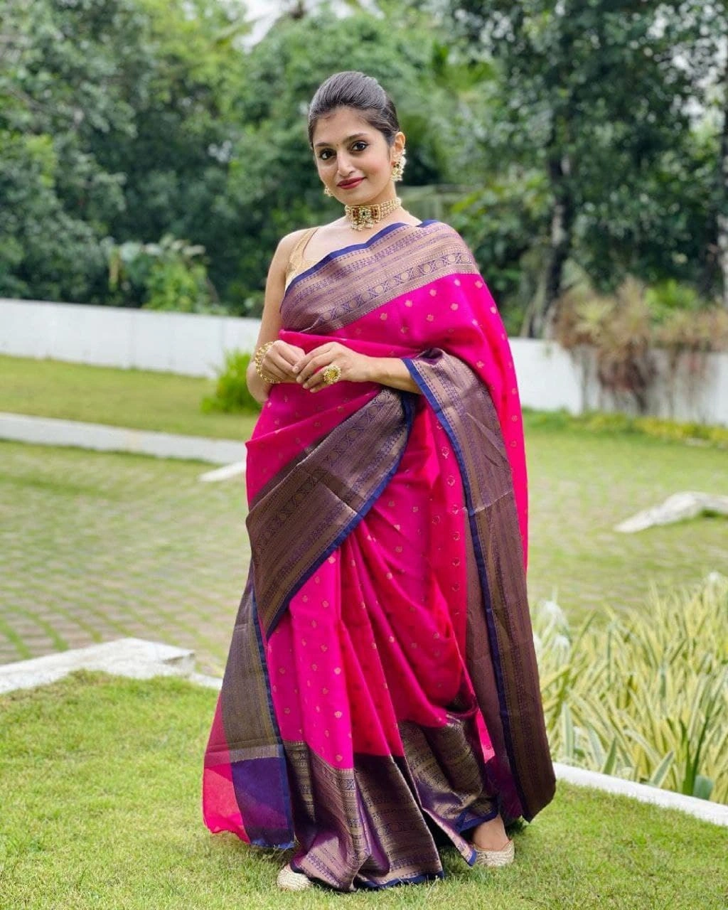 Elegant Soft Lichi Silk Saree with Golden Jari, Heavy Jaquard Border &amp; Rich Pallu-SRIAparna-Pink