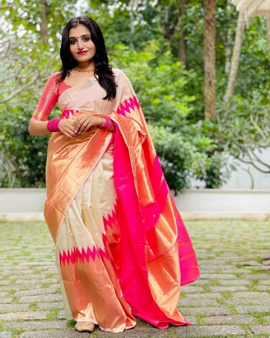 Pure Lichi Silk Saree with Golden Jari, Grand Pallu &amp; Jaquard Border – Bright &amp; Light-SRIMadhuri-Cream