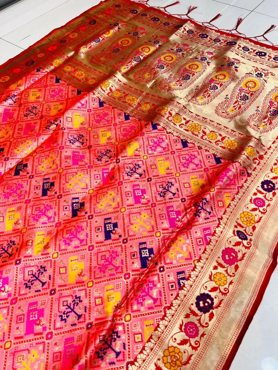 Exquisite Handloom Patola Silk Saree with Gold Jari-PCFPatola-Gajri