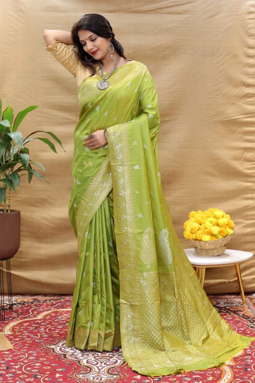 Kanchipuram Pure Silk Handloom Saree with Gold and Silver Jari Blouse Included-Green-1