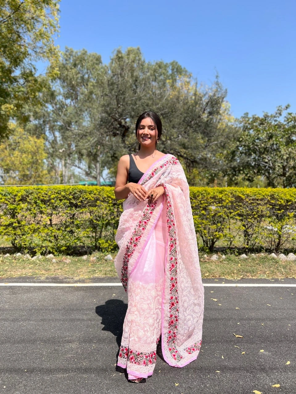 Organza Lukhanavi Chikankari Saree: Intricate Threadwork and Viscose Border-Peach-1