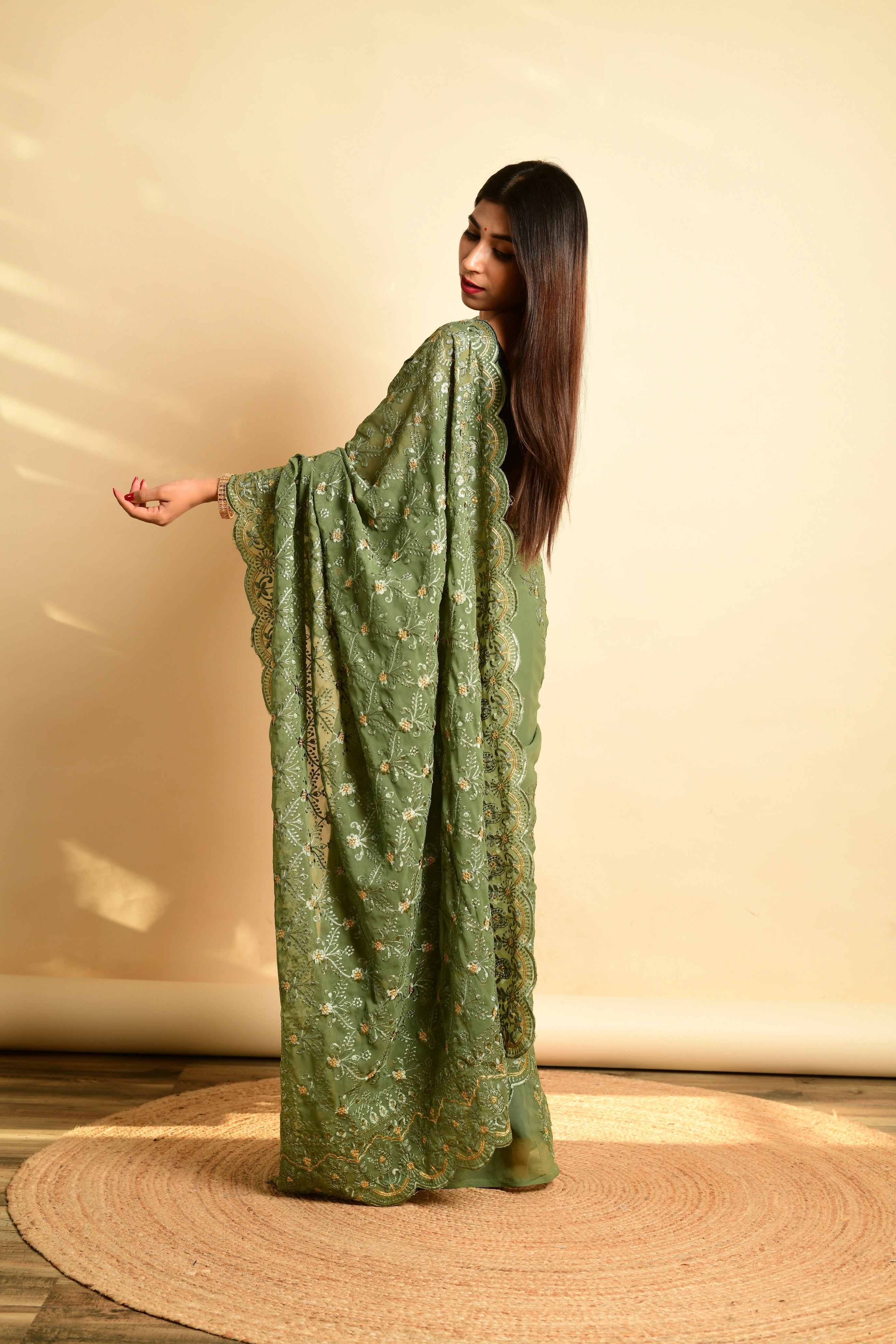 Exquisite Georgette Saree with Floral Cutwork &amp; Banglori Silk Blouse-Green-1