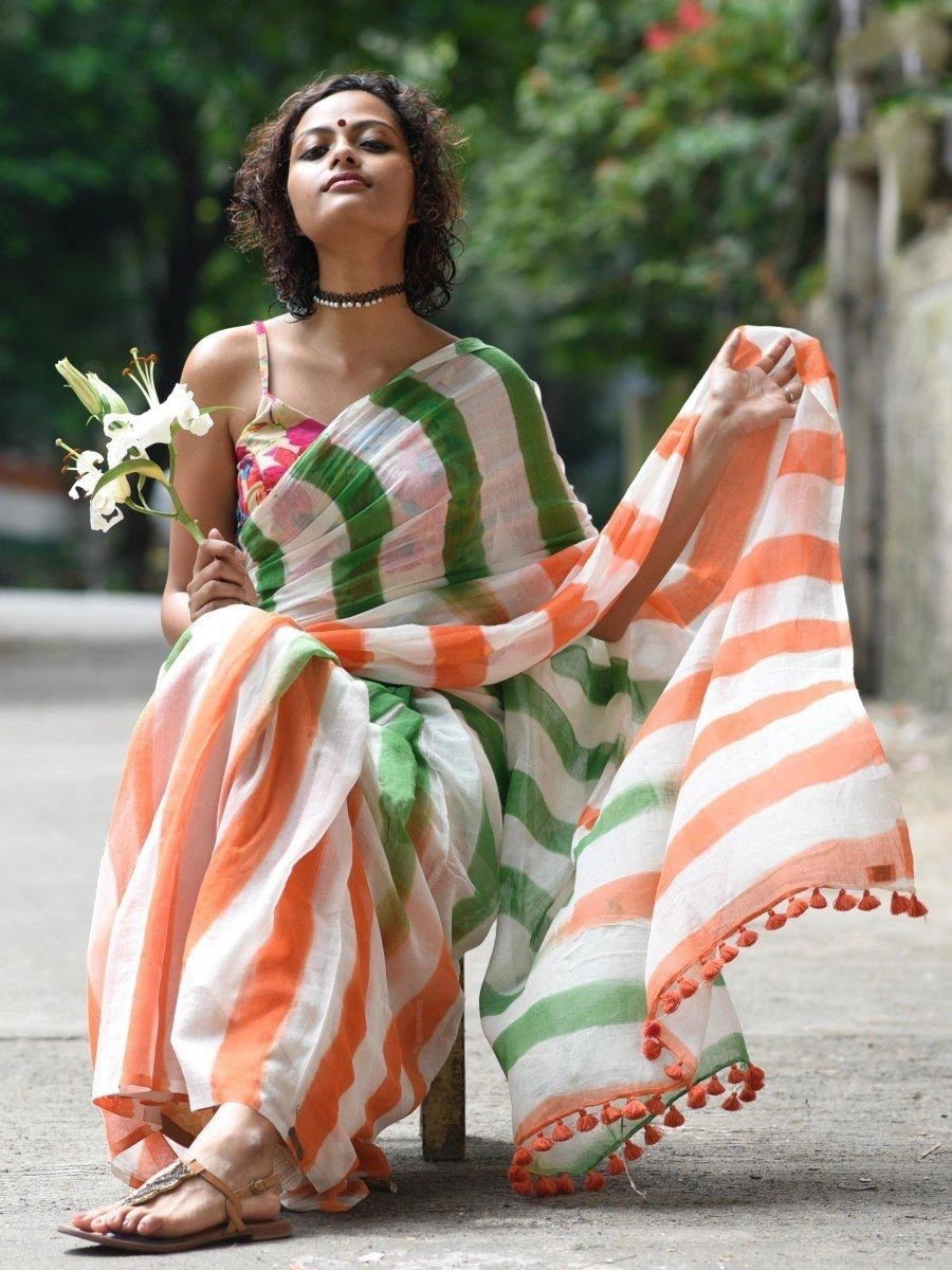 Linen Printed Saree with Tassel Detailing and Matching Blouse-White-2