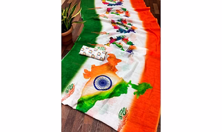 Linen Cotton Saree with Digital Print and Running Blouse Piece
