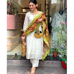 Embroidered Butti Set with Chanderi Dupatta - Stylish and Lightweight