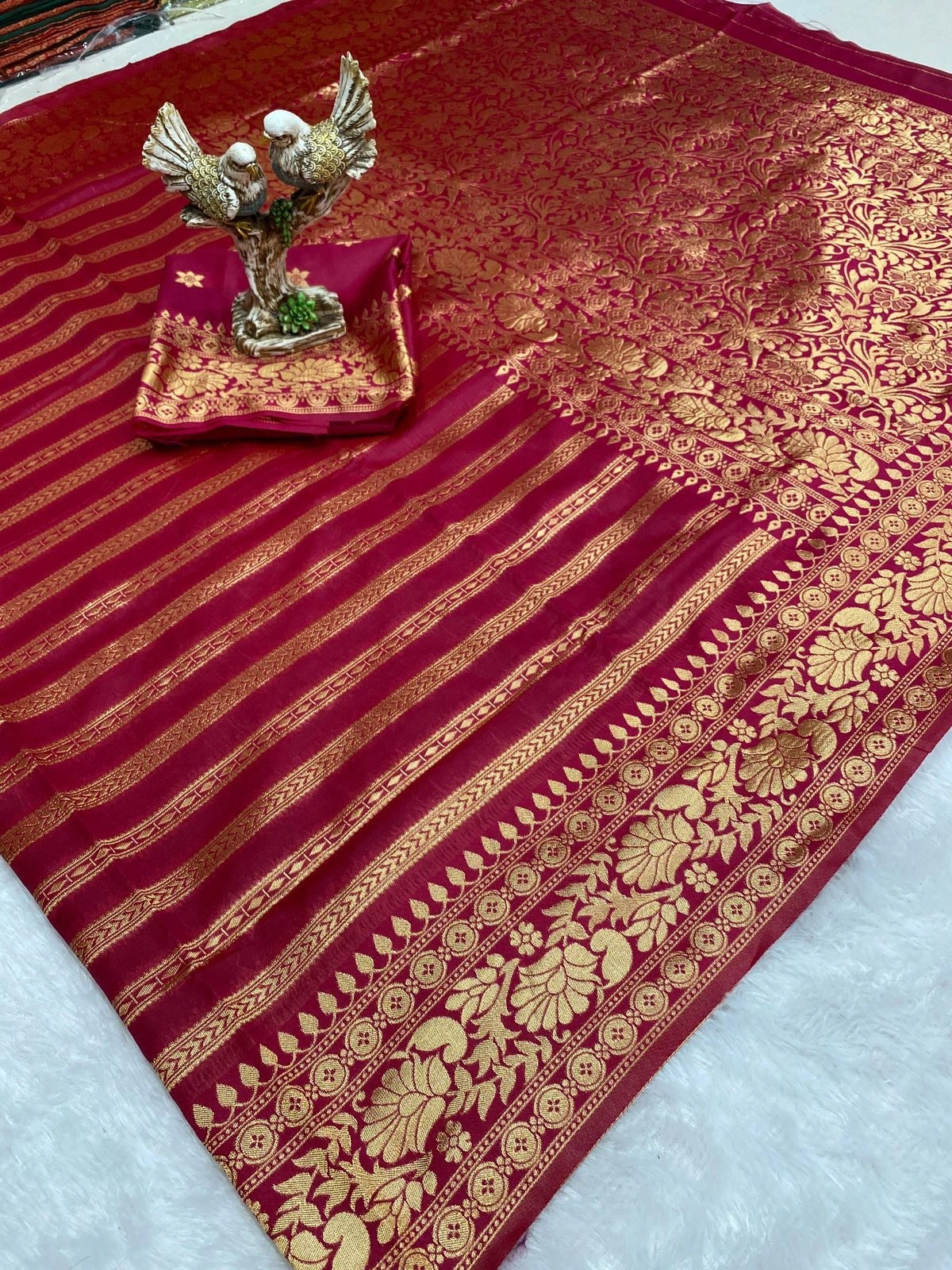 Soft Lichi Silk Saree: Rich Pallu, Jacquard Work, Beautiful Border Blouse-Red-4