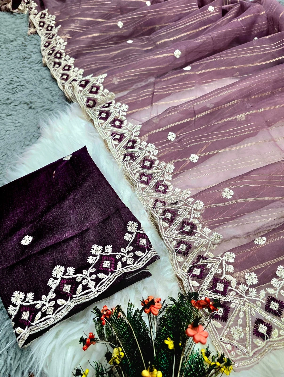 Chinon Fabric Saree: Stunning Lehriya Print with Sequence &amp; Cut Work-Lavender-1