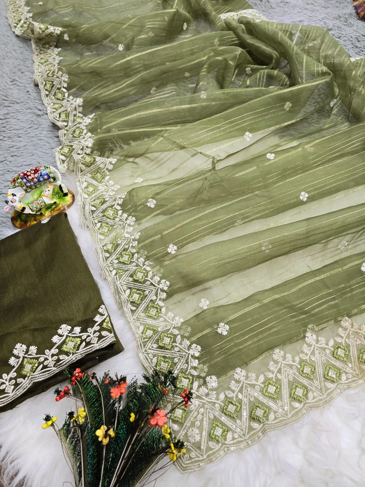 Chinon Fabric Saree: Stunning Lehriya Print with Sequence &amp; Cut Work-Green-2