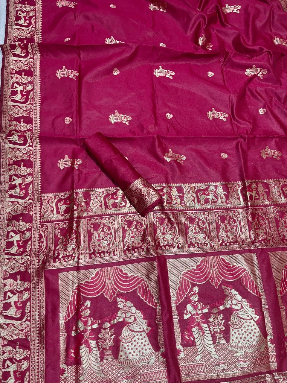 Banarasi Soft Silk Saree: Exquisite Fabric with Jacquard Border-Maroon-2