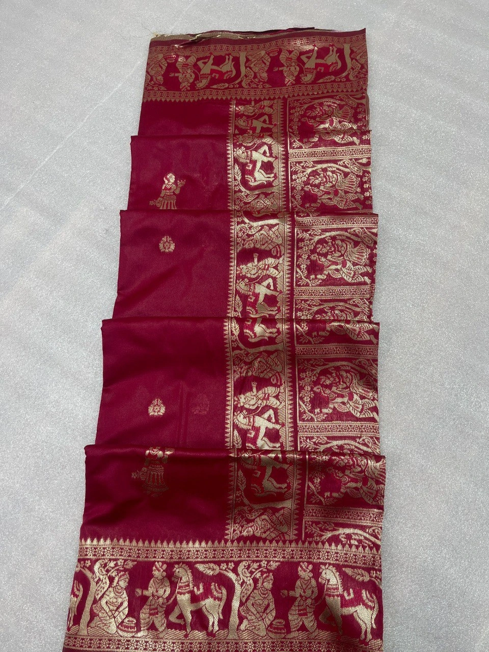 Banarasi Soft Silk Saree: Exquisite Fabric with Jacquard Border-Maroon-3