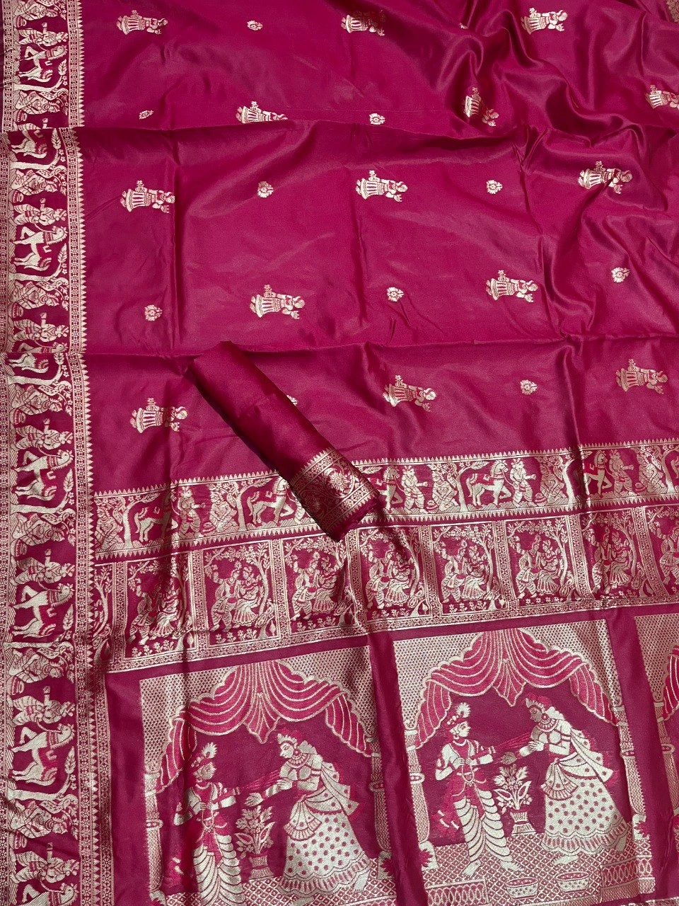 Banarasi Soft Silk Saree: Exquisite Fabric with Jacquard Border-Maroon-4