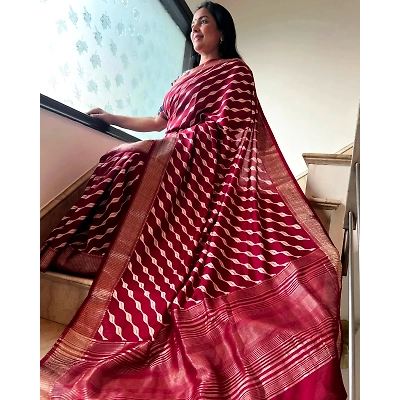 YNF Pure Banarasi Soft Silk Saree with Gold Zari Weaving - Stunning and Heavy