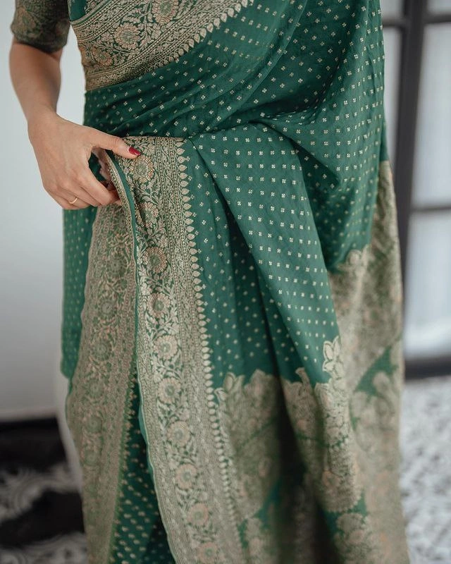 Pure Banarasi Soft Silk Saree with Copper Zari Weaving-Green-5