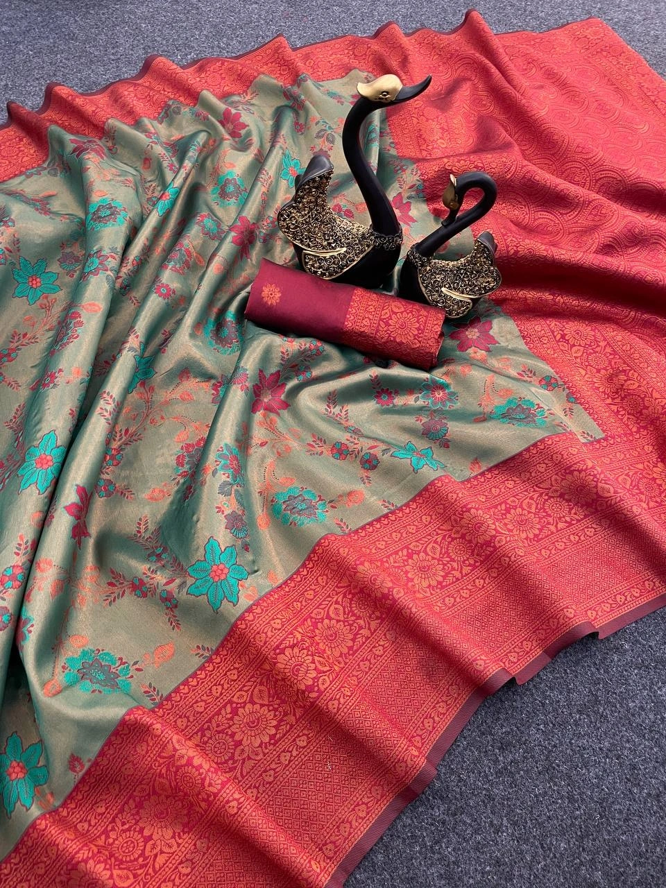 Stunning Triple Weaving Zari Tissue Sarees - Perfect for Parties and Weddings!-Green-1