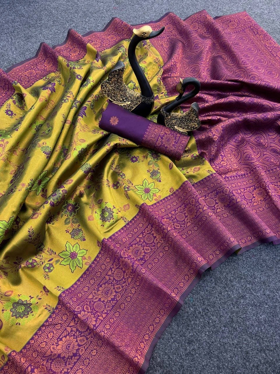 Stunning Triple Weaving Zari Tissue Sarees - Perfect for Parties and Weddings!-Pista-1