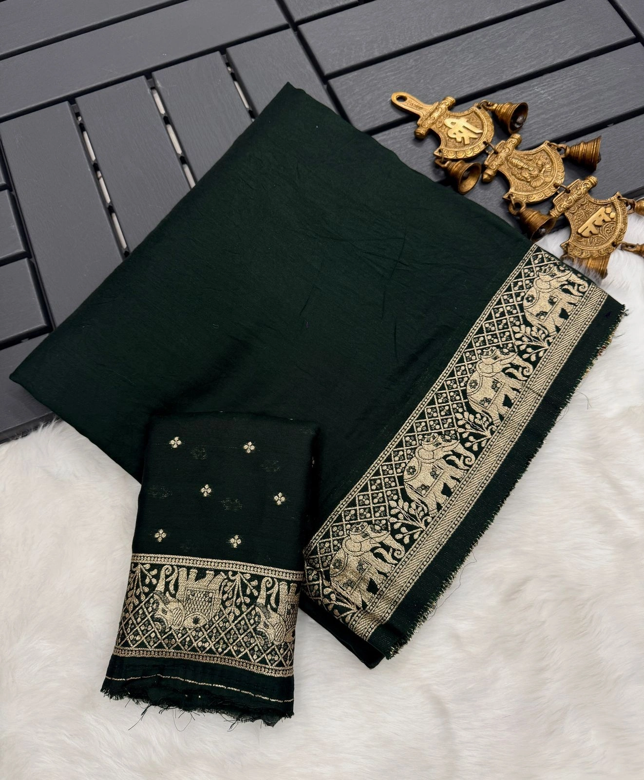 Enriched Dola Silk Saree: Traditional Fusion with Modern Twist-Green-1