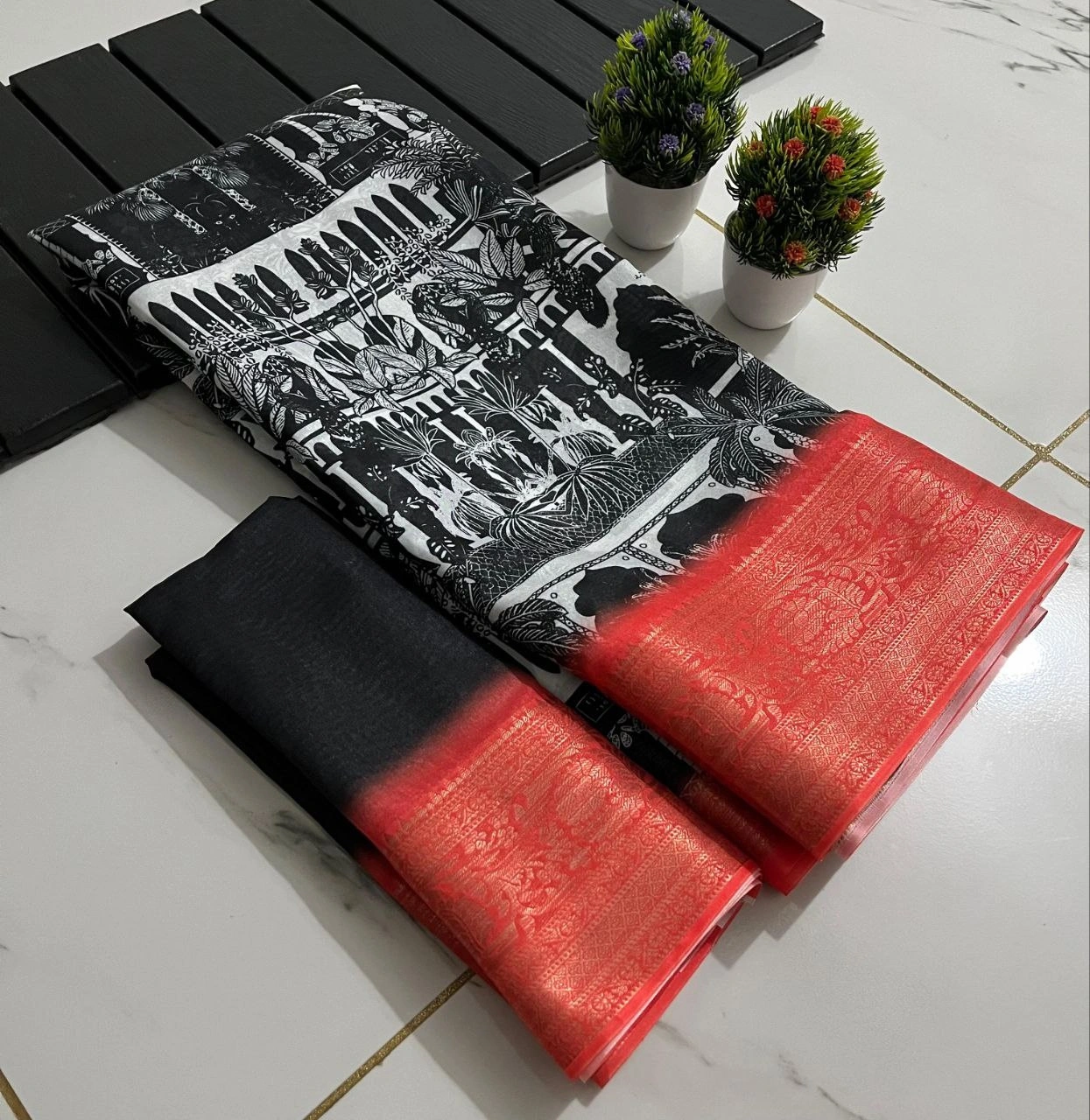 Beautiful Dola Silk Sarees: Exquisite Floral Design with Contrast Weaving Border-RWC-24-Black