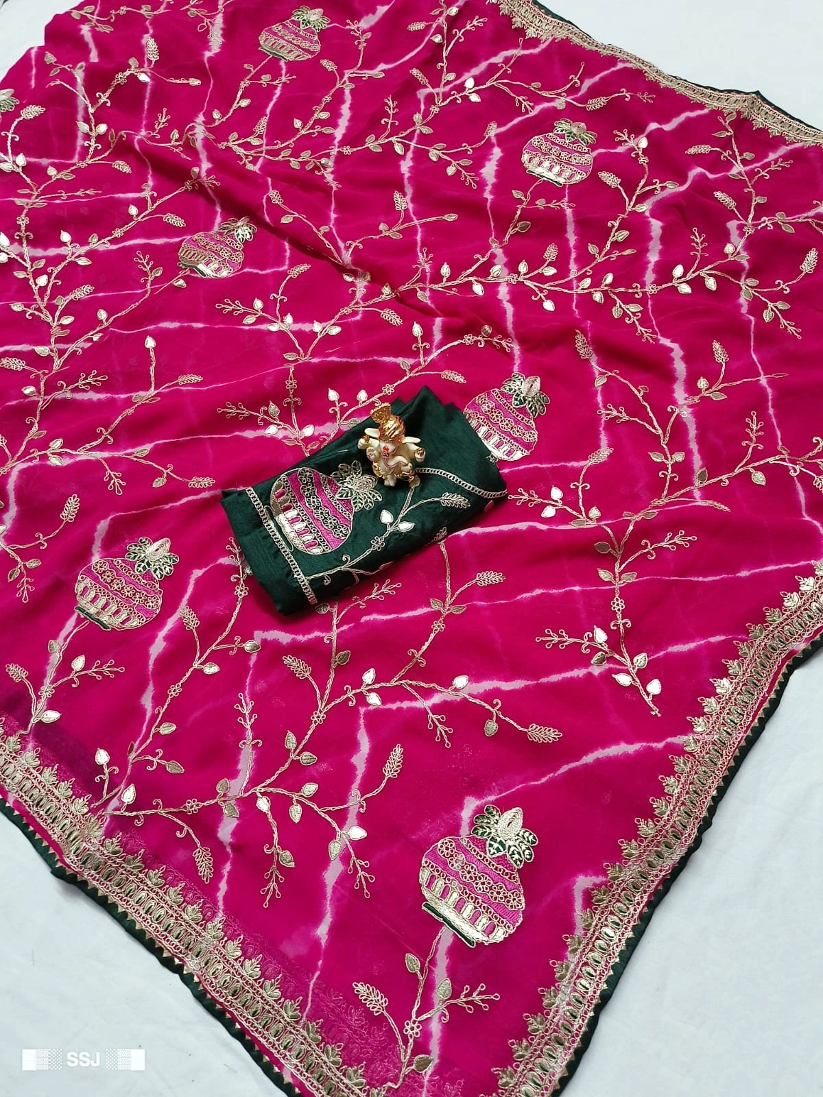 Shaded Lehriya Saree with Beautiful C-Pallu and Jaal Design-Rani-1