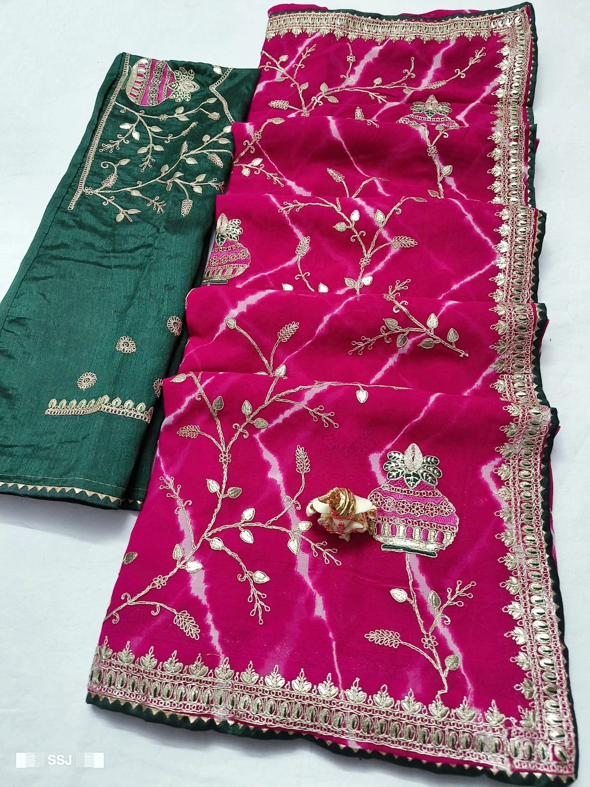 Shaded Lehriya Saree with Beautiful C-Pallu and Jaal Design-Rani-2