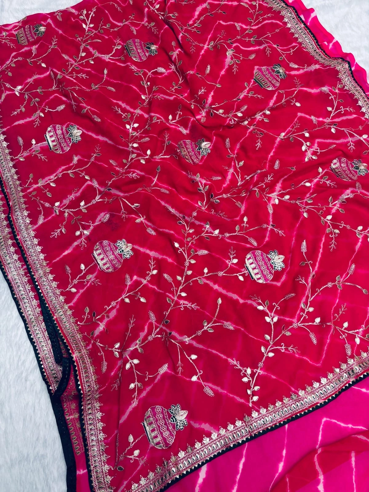 Shaded Lehriya Saree with Beautiful C-Pallu and Jaal Design-Rani-3