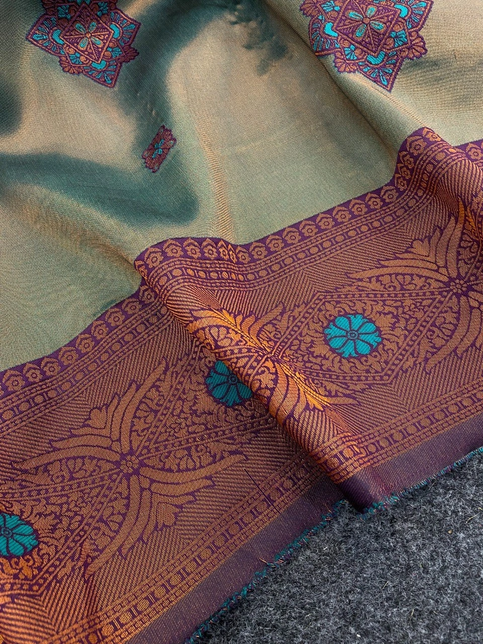 Exquisite Banarasi Silk Saree with Jacquard and Zari Work-Green-2