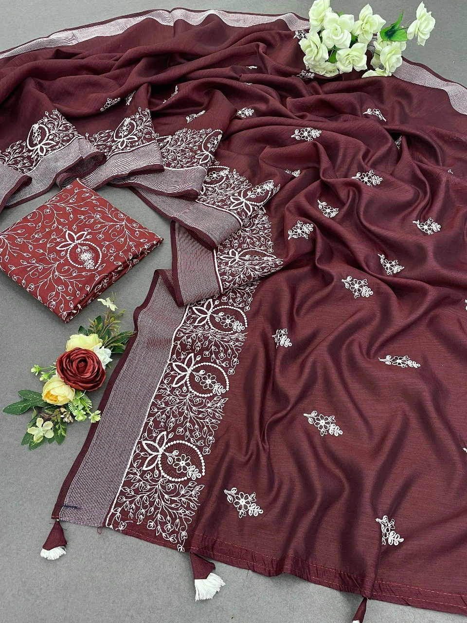 Embroidered Cotton Saree with Stunning Havli Work-RDD-06-Red