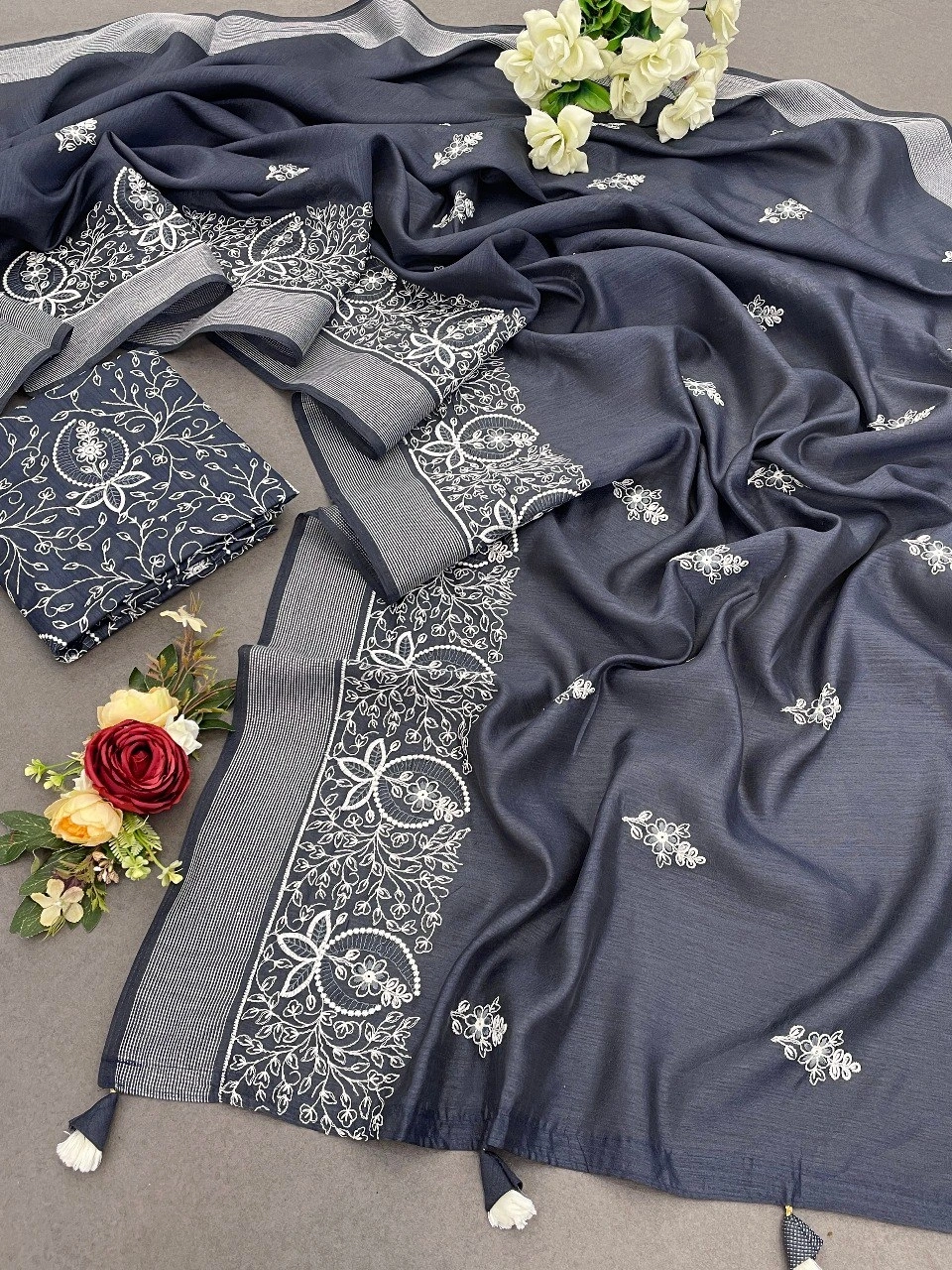 Embroidered Cotton Saree with Stunning Havli Work-RDD-06-Grey