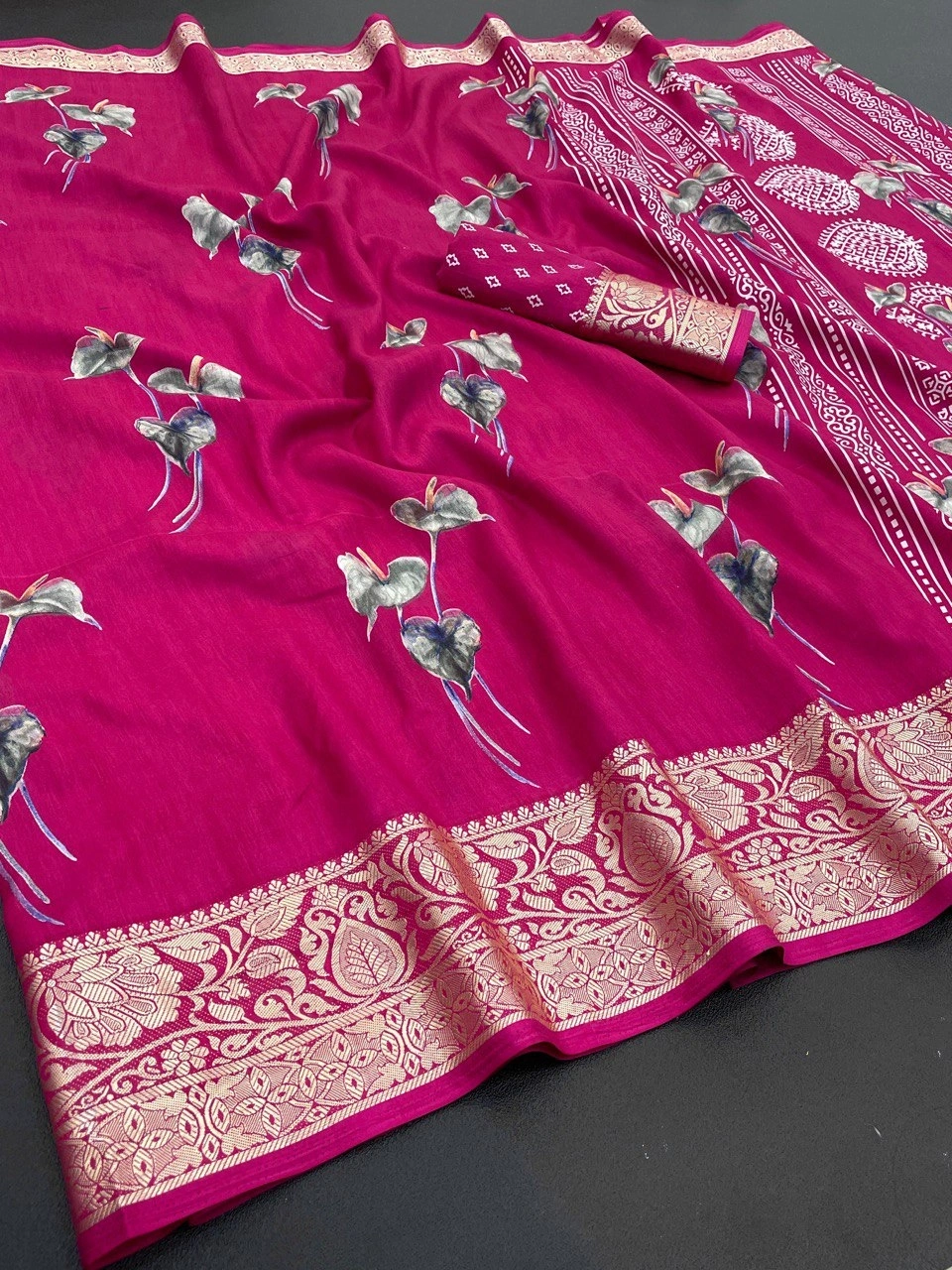 Floral Soft Silk Saree with Viscose Border and Blouse-GRO-1958-B-Red