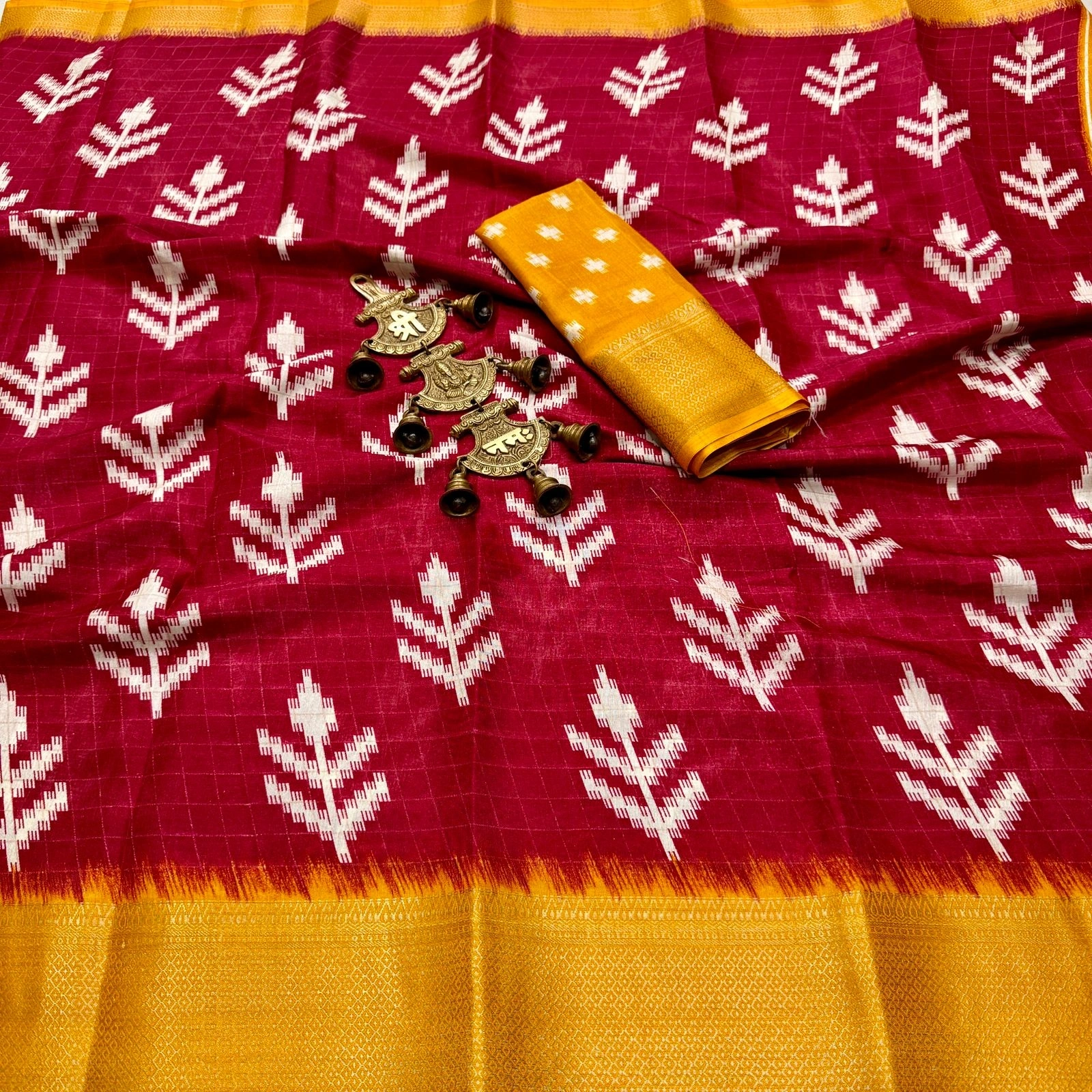 Floral Elegance: Dola Saree with Gold Borders and Blouse-Red-1