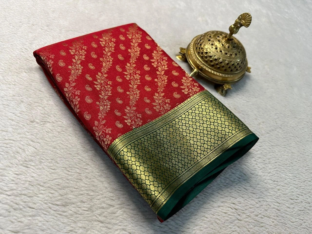 Pure Brocade Mysore Silk Sarees: Elegant, Zari-woven Silk with Rich Pallu-Red-2