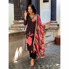 Sequence Embroidered Muslin Kurta Set