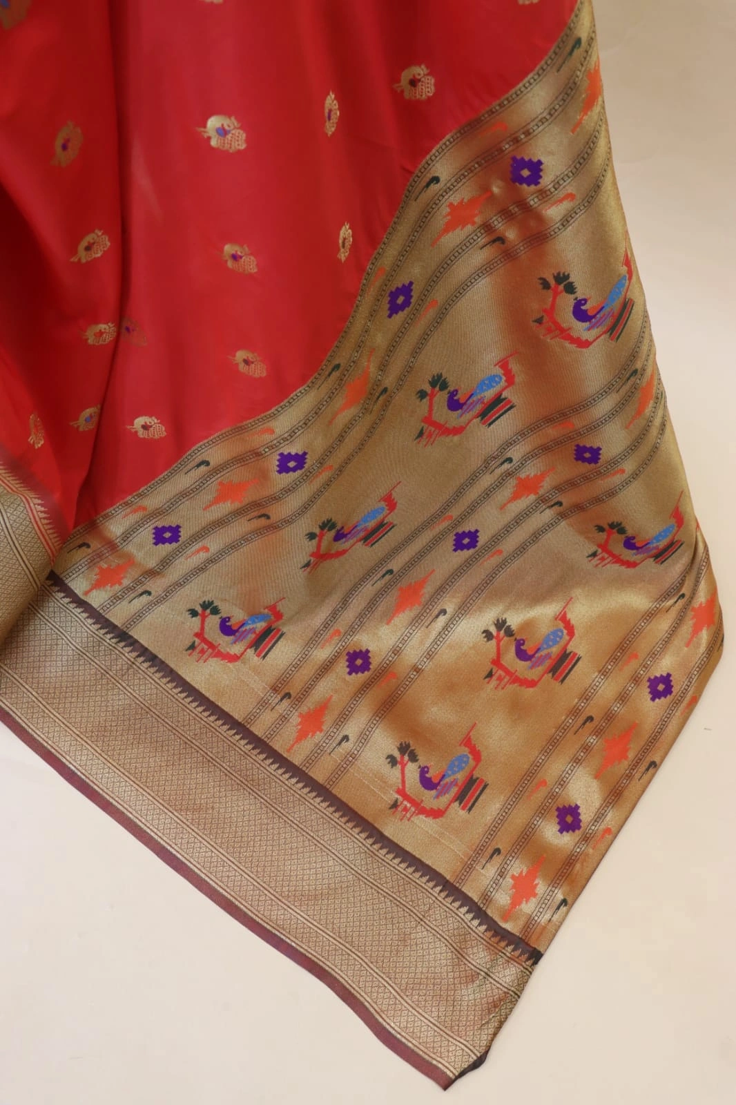 Paithani Silk Saree: Luxurious Pure Silk with Gold Jari Embellishments-Red-1