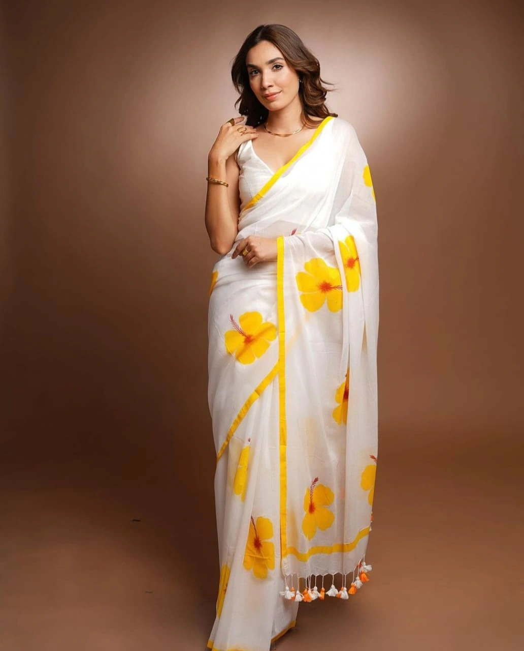 Premium Linen Cotton Sarees: Exquisite Floral Digital Print with Matching Blouse-White-1