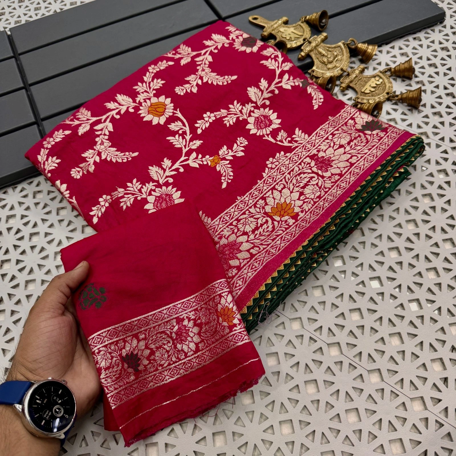 Stunning Dola Silk Saree: Traditional Elegance with a Modern Twist!-MKD-75-Red