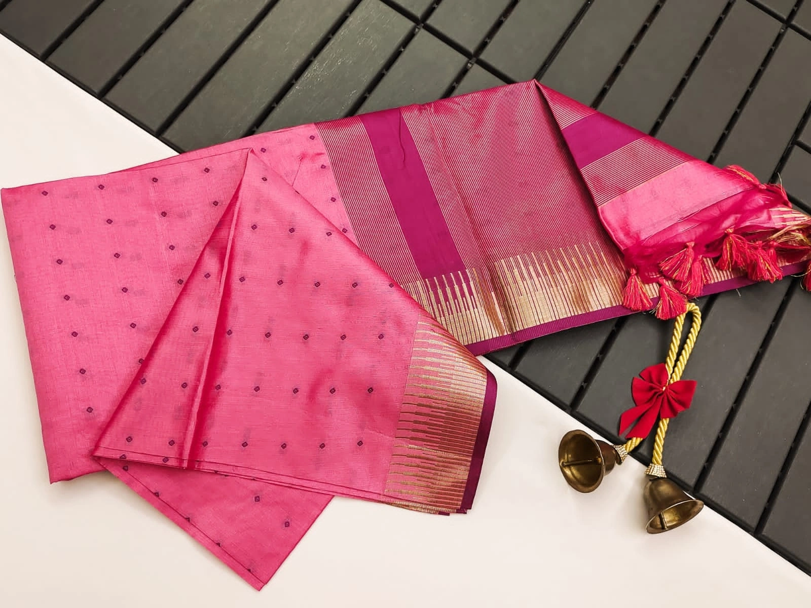 Semi Tussar Silk Saree: Stunning Bandhani Style with Traditional Temple Border-Pink-1