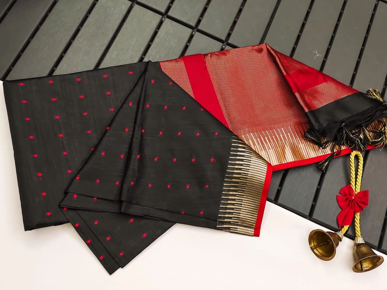 Semi Tussar Silk Saree: Stunning Bandhani Style with Traditional Temple Border-Black-1