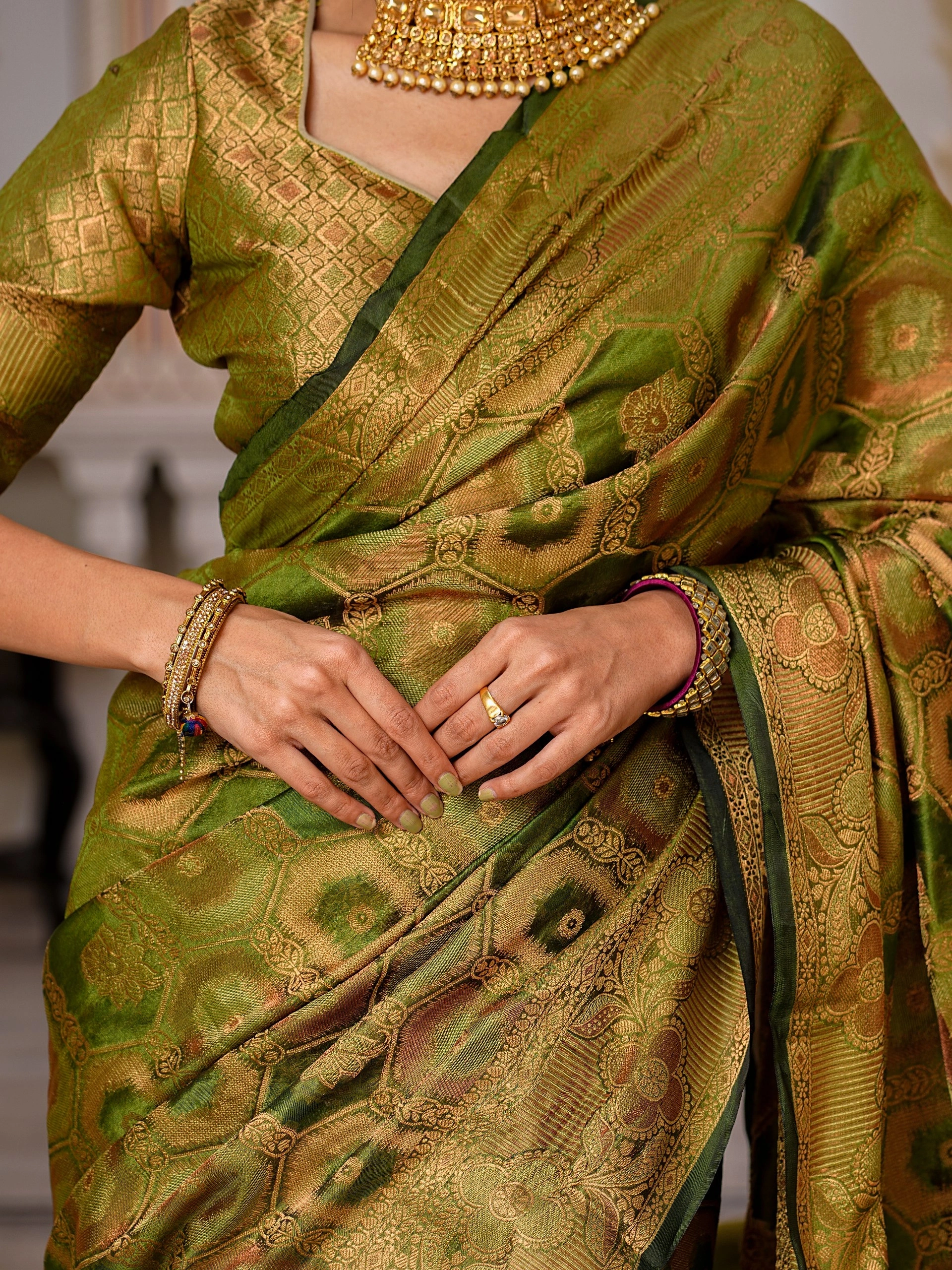 Regal Charm: Pure Organza Saree with Enchanting Tassels and Intricate Brocade-Green-4